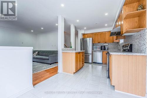 18 Spencer Drive, Brampton (Fletcher'S Meadow), ON - Indoor Photo Showing Kitchen