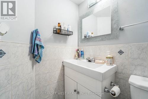 18 Spencer Drive, Brampton (Fletcher'S Meadow), ON - Indoor Photo Showing Bathroom