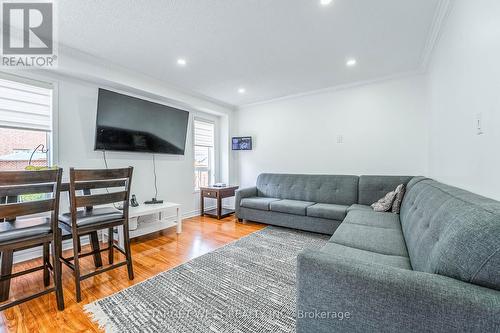 18 Spencer Drive, Brampton, ON - Indoor Photo Showing Living Room