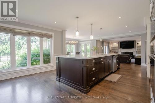 767 Indian Road, Mississauga, ON - Indoor Photo Showing Kitchen With Upgraded Kitchen