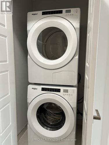 810 - 4085 Parkside Village Drive, Mississauga, ON - Indoor Photo Showing Laundry Room