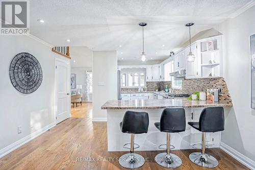 118 Parkedge Street, Guelph/Eramosa (Rockwood), ON - Indoor Photo Showing Kitchen With Upgraded Kitchen