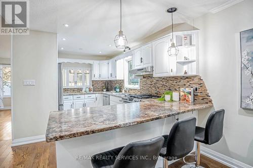 118 Parkedge Street, Guelph/Eramosa (Rockwood), ON - Indoor Photo Showing Kitchen With Upgraded Kitchen