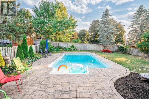 118 Parkedge Street, Guelph/Eramosa (Rockwood), ON - Outdoor With In Ground Pool With Backyard