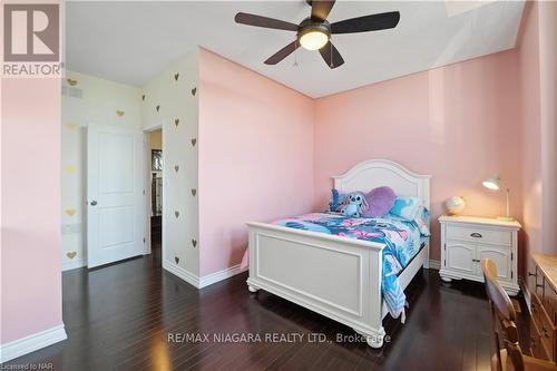 82 Creekside Drive, Welland, ON - Indoor Photo Showing Bedroom