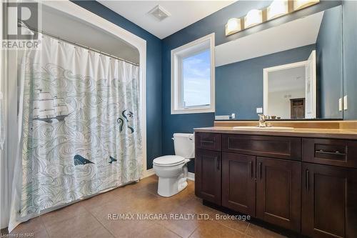 82 Creekside Drive, Welland, ON - Indoor Photo Showing Bathroom