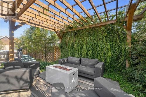 82 Creekside Drive, Welland, ON - Outdoor