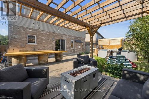 82 Creekside Drive, Welland, ON - Outdoor