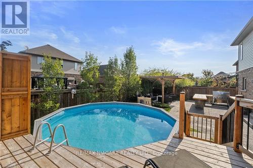 82 Creekside Drive, Welland, ON - Outdoor With Above Ground Pool With Backyard With Exterior