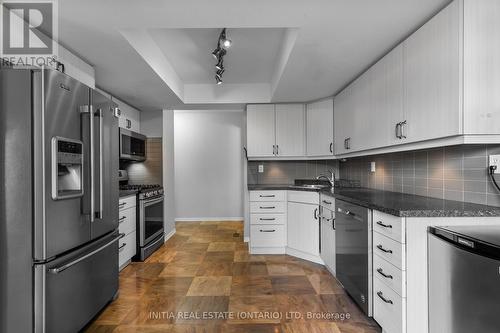 Kitchen - 58 Mcmaster Crescent, London, ON - Indoor Photo Showing Kitchen With Stainless Steel Kitchen