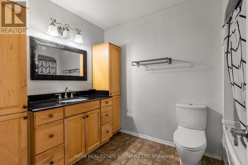 58 Mcmaster Crescent, London, ON - Indoor Photo Showing Bathroom