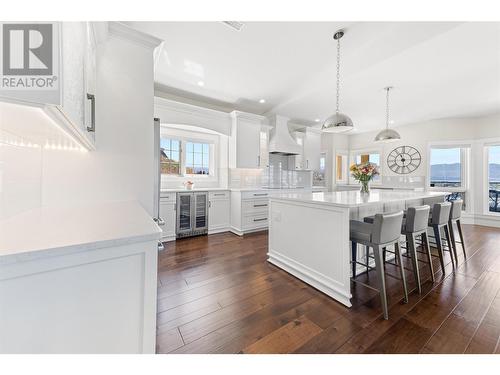 647 Royal Pine Drive, Kelowna, BC - Indoor Photo Showing Kitchen With Upgraded Kitchen