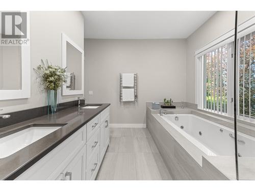 647 Royal Pine Drive, Kelowna, BC - Indoor Photo Showing Bathroom