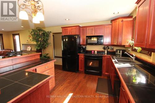 729 11Th Line W, Trent Hills, ON - Indoor Photo Showing Kitchen With Double Sink