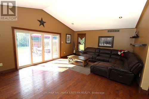 729 11Th Line W, Trent Hills, ON - Indoor Photo Showing Living Room