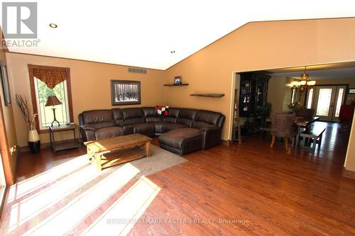 729 11Th Line W, Trent Hills, ON - Indoor Photo Showing Living Room