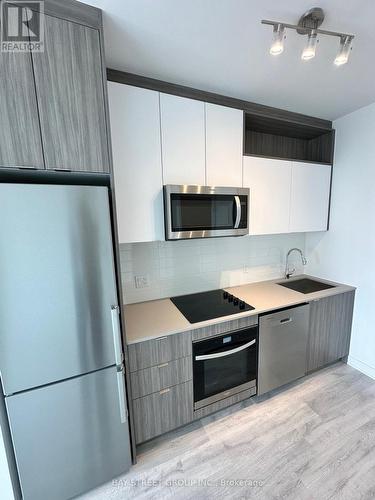 11 - 70 Princess Street, Toronto (Waterfront Communities), ON - Indoor Photo Showing Kitchen