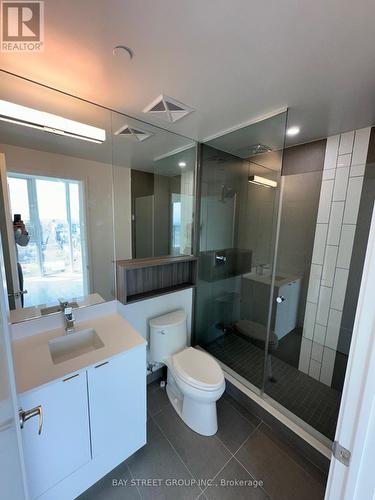 11 - 70 Princess Street, Toronto, ON - Indoor Photo Showing Bathroom