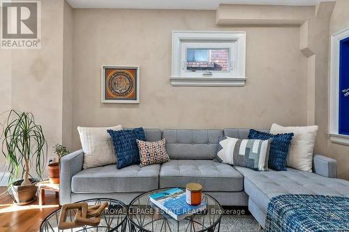 501 Westmount Avenue, Toronto (Oakwood Village), ON - Indoor Photo Showing Living Room