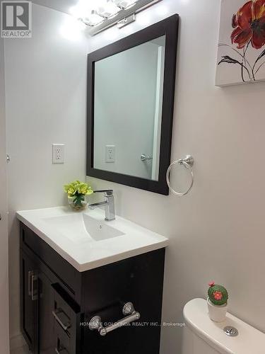 300 Searle Avenue, Toronto (Bathurst Manor), ON - Indoor Photo Showing Bathroom