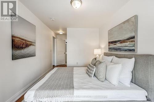 B602 - 5279 Highway  7 Road, Vaughan (Vaughan Grove), ON - Indoor Photo Showing Bedroom