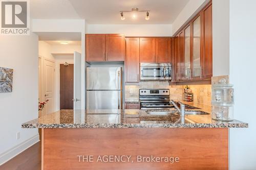 619 - 111 Upper Duke Crescent, Markham (Unionville), ON - Indoor Photo Showing Kitchen