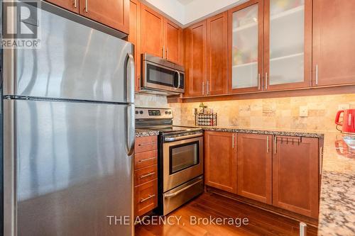 619 - 111 Upper Duke Crescent, Markham (Unionville), ON - Indoor Photo Showing Kitchen With Stainless Steel Kitchen