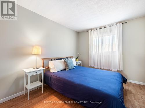 1934 Malden Crescent, Pickering, ON - Indoor Photo Showing Bedroom