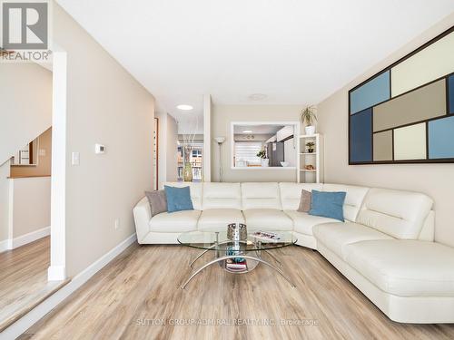 1934 Malden Crescent, Pickering, ON - Indoor Photo Showing Living Room