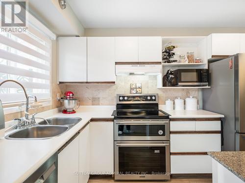 1934 Malden Crescent, Pickering, ON - Indoor Photo Showing Kitchen With Stainless Steel Kitchen With Double Sink