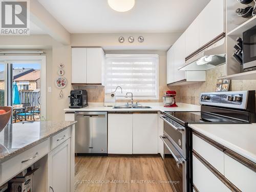 1934 Malden Crescent, Pickering, ON - Indoor Photo Showing Kitchen With Stainless Steel Kitchen With Double Sink