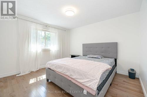 31 Guthrie Crescent, Whitby, ON - Indoor Photo Showing Bedroom