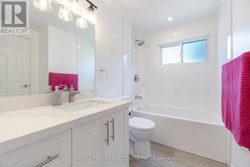 31 Guthrie Crescent, Whitby, ON - Indoor Photo Showing Bathroom