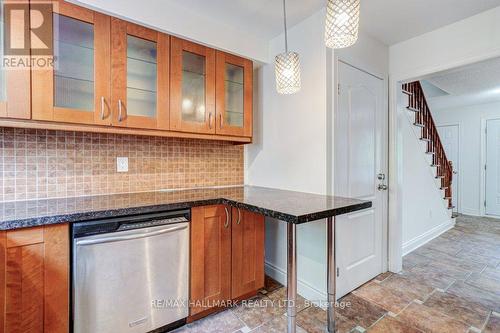 296 Lara Woods, Mississauga (Mississauga Valleys), ON - Indoor Photo Showing Kitchen