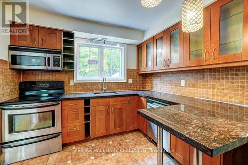 296 Lara Woods, Mississauga (Mississauga Valleys), ON - Indoor Photo Showing Kitchen