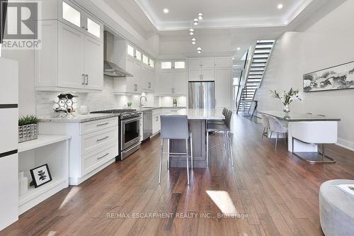 4B Twenty Seventh Street, Toronto, ON - Indoor Photo Showing Kitchen With Upgraded Kitchen