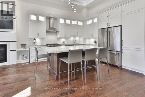 4B Twenty Seventh Street, Toronto, ON - Indoor Photo Showing Kitchen With Upgraded Kitchen