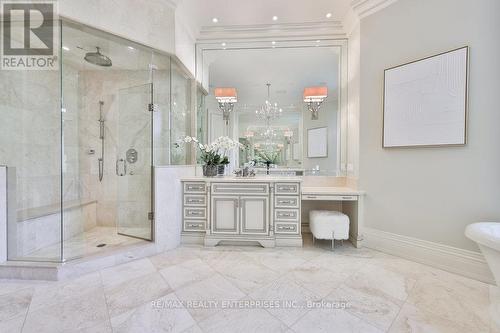 461 Country Club Crescent, Mississauga, ON - Indoor Photo Showing Bathroom