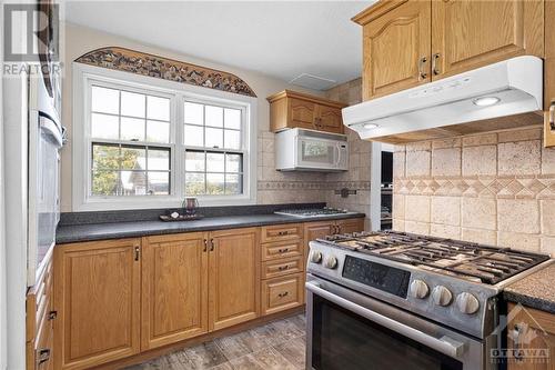 1205 Ventnor Road, Ottawa, ON - Indoor Photo Showing Kitchen