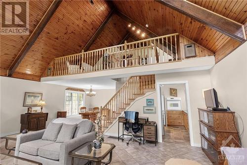 1205 Ventnor Road, Ottawa, ON - Indoor Photo Showing Living Room