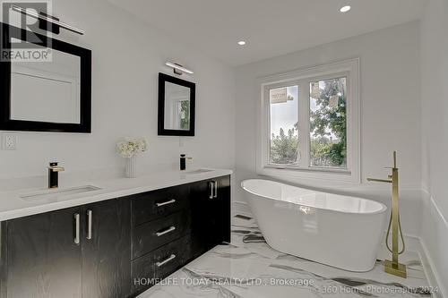 34 North Woodrow Boulevard, Toronto (Clairlea-Birchmount), ON - Indoor Photo Showing Bathroom