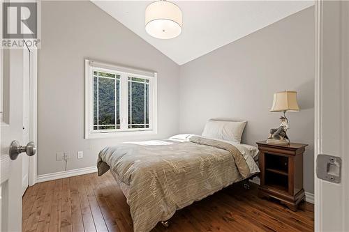 9 Bayview Road, Brockville, ON - Indoor Photo Showing Bedroom