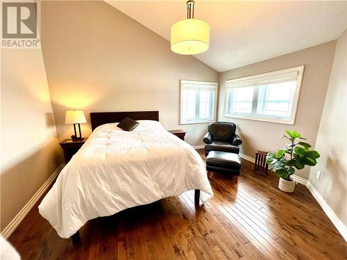 9 Bayview Road, Brockville, ON - Indoor Photo Showing Bedroom