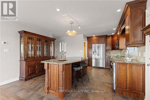 9 Bayview Road, Brockville, ON - Indoor Photo Showing Kitchen