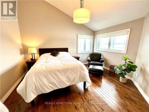 9 Bayview Road, Brockville, ON - Indoor Photo Showing Bedroom