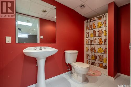 1130 Degelman Drive, Regina, SK - Indoor Photo Showing Bathroom