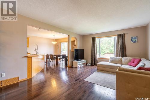 1130 Degelman Drive, Regina, SK - Indoor Photo Showing Living Room