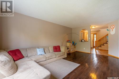 1130 Degelman Drive, Regina, SK - Indoor Photo Showing Living Room