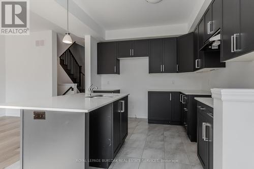 5 Severino Circle, West Lincoln, ON - Indoor Photo Showing Kitchen With Double Sink