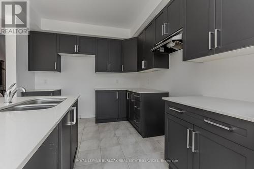 5 Severino Circle, West Lincoln, ON - Indoor Photo Showing Kitchen With Double Sink